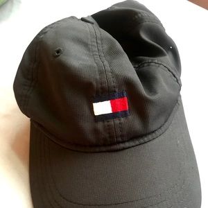 Tommy Hilfiger hat